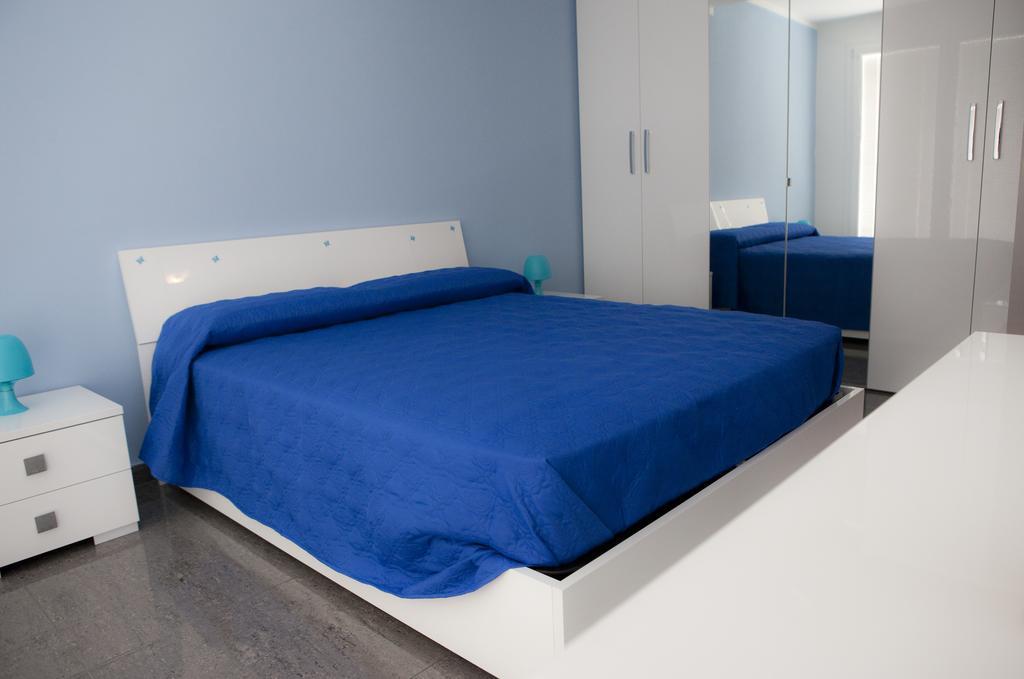 Case Vacanze Adelaide تْشيفالو الغرفة الصورة